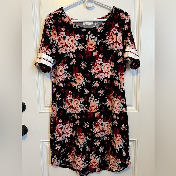 Bobbie Brooks Dresses & Skirts - XL- T-shirt dress with cute athletic vibe white stripes on sleeves.